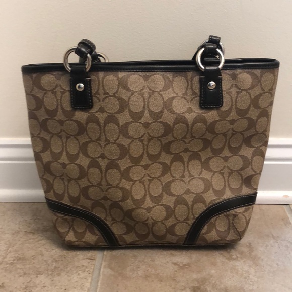 Coach Signature Canvas Bag - Picture 4 of 5